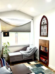 Modern Open Floor Plan Guest Apt w/ King - Image 3