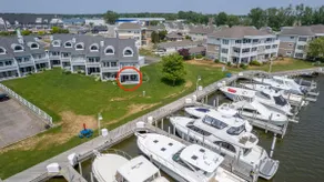 Waterfront condo in Spring Lake - Image 2