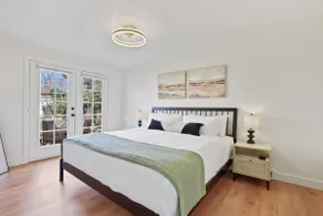Fire pit | king bed | fenced yard | 4 mins to DT - Image 5