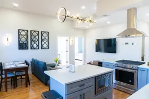 Luxurious 4 Bedroom Condo in Norwood - Image 2