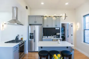 Luxurious 4 Bedroom Condo in Norwood - Image 3