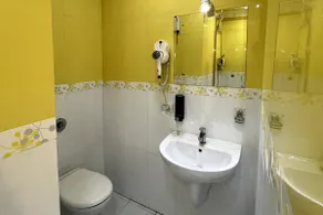 Stylish 2BR Apt in Downtown - Mint 2 - Image 4