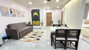 Luxury Studio Apartment with Ganga View - Image 3