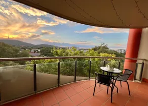 Central comfort & spectacular views - Image 2