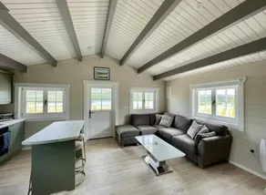 Lake View Log Cabin - Image 3