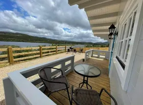 Lake View Log Cabin - Image 2