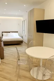 Renovated 28 sqm Studio Apartment - Image 5