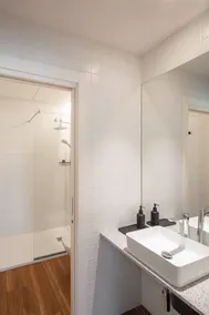 2-bedroom apartment - Image 4