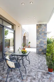 Nikolas Villa - Image 3