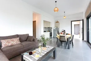 Nikolas Villa - Image 4