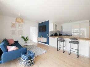 85 sqm, parking, central, large balcony, 2 bathrooms - Image 2