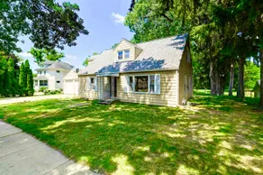 Paoli Den - fully renovated! - Image 3