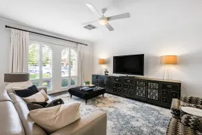 Iris at Norwood - Luxe Indoor-Outdoor Living near CBD - Image 2