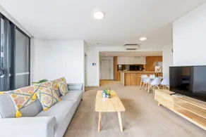 Charming & Peaceful - 2BR APT in Wentworth Point - Image 2