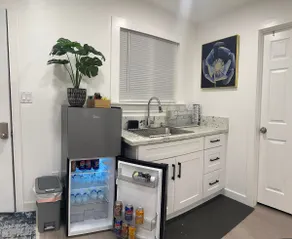*Lovely private Studio* - Image 3