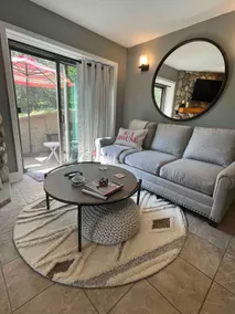 Modern Condo/AC in Unit - Image 2