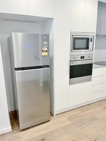 Centrally located 2BR townhouse - Image 4