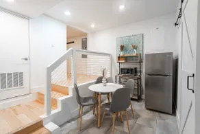 Stylish 1BD Apt with Backyard! - Image 3