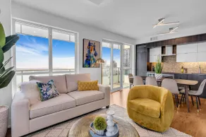 Luxury CN Tower & Lake Views Penthouse Sleeps 10 - Image 2