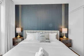 Luxury CN Tower & Lake Views Penthouse Sleeps 10 - Image 3
