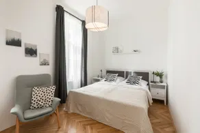 Urban one-bedroom apartment - Image 5