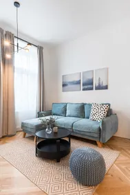 Urban one-bedroom apartment - Image 3