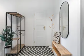 Urban one-bedroom apartment - Image 4