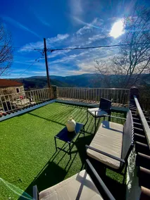 Accommodation with scenery and views - Image 4