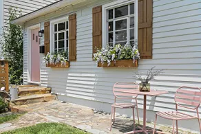 Retreat in Downtown Leesburg - Image 4
