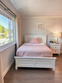 Cozy Studio w/ Private Entrance and bathroom - Image 2