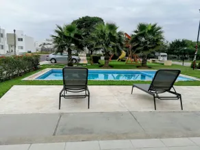 Sam's nice house with a pool, near the airport - Image 2