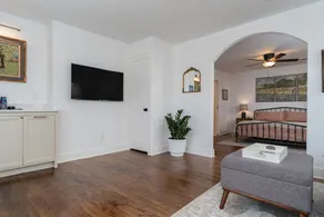 Cozy Guest Apt w/King Bed-Walk to Plaza District! - Image 4