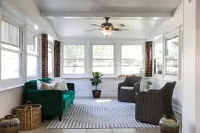 Cozy Home with POOL plus CHEFS kitchen in Prime Area - Image 5