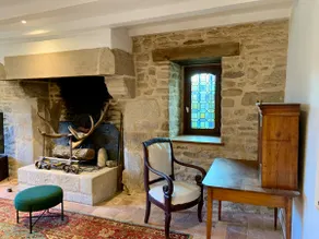 Waterfront mansion with heated pool - Image 3