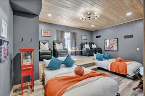 Lake Lux | Lakefront Log Cabin | Hot Tub | Sauna - Image 4