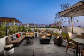 Lovely 2BDRM with Pool - Heart of Santa Monica - Image 3