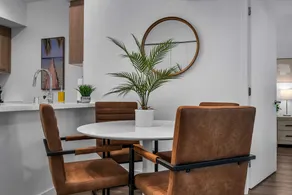 Lovely 2BDRM with Pool - Heart of Santa Monica - Image 4