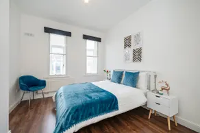 Beautiful Flat Near the Center 11 min by tube - Image 5