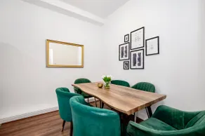 Beautiful Flat Near the Center 11 min by tube - Image 2