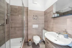 LeHaStays - Apartment Buckau 16 I WLAN I SmartTV - Image 5