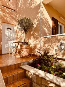 Hērmes - Sunlit Sea View Apartment - Image 3