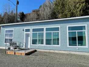 New 2 Bdrm Waterfront Cottage - Image 3