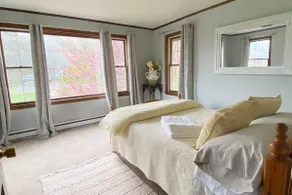 Finger Lakes Chalets Farmhouse Annex - Image 2