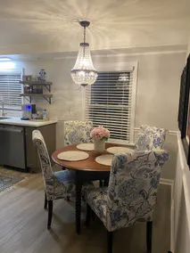 Amazing 2 bdrm home Fantastic area, close to city. - Image 2