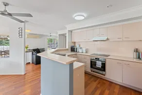 Cozy 3BR Family Friendly House Eight Mile Plains - Image 2