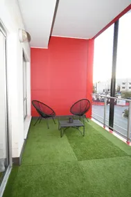 Mawson Red Cozy Apartment |Pool| Parking| Netflix - Image 4