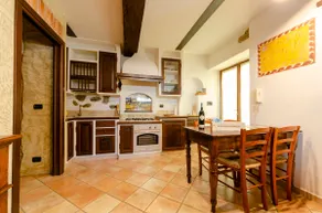 Costa di Rose, new in the historical centre - Image 4