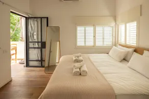 Rustic Charm 2BR Apt in Tel Aviv By Sea N' Rent - Image 4
