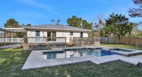3BR pool home, close to fishing, navy base & ocean - Image 2
