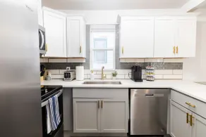 Blue & Gold Cottage — Modern 2BR on 17th - Image 5
